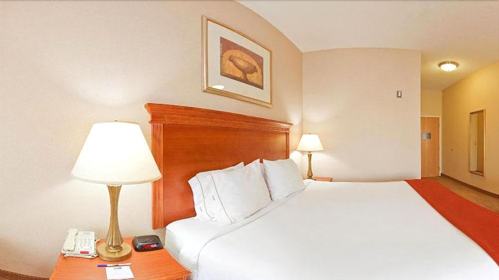 Holiday Inn Express Hotel & Suites Detroit-Utica By Ihg Εξωτερικό φωτογραφία