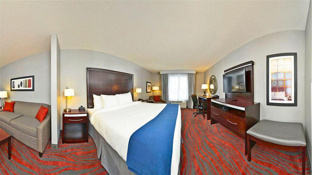 Holiday Inn Express Hotel & Suites Detroit-Utica By Ihg Εξωτερικό φωτογραφία
