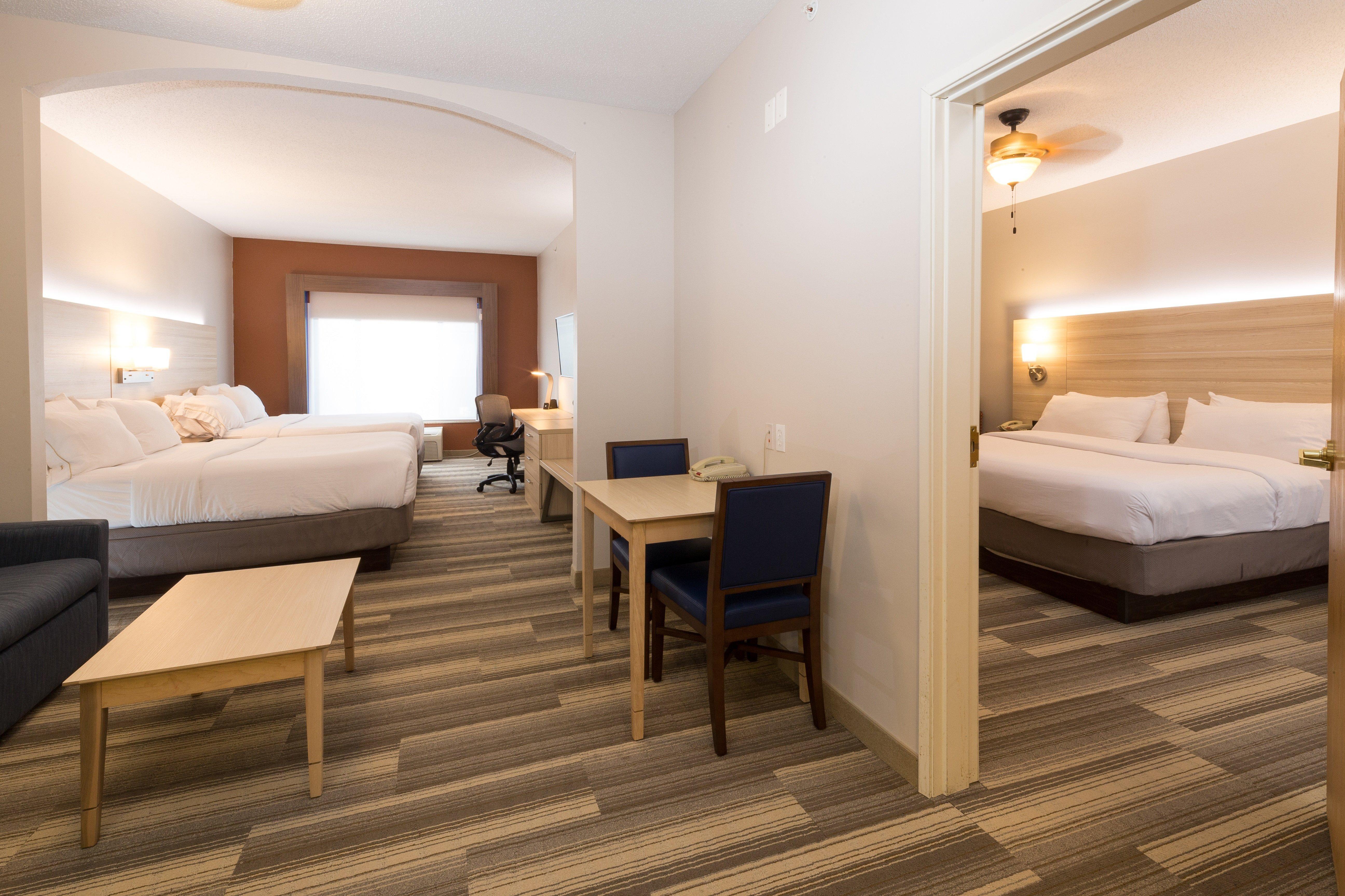Holiday Inn Express Hotel & Suites Detroit-Utica By Ihg Εξωτερικό φωτογραφία