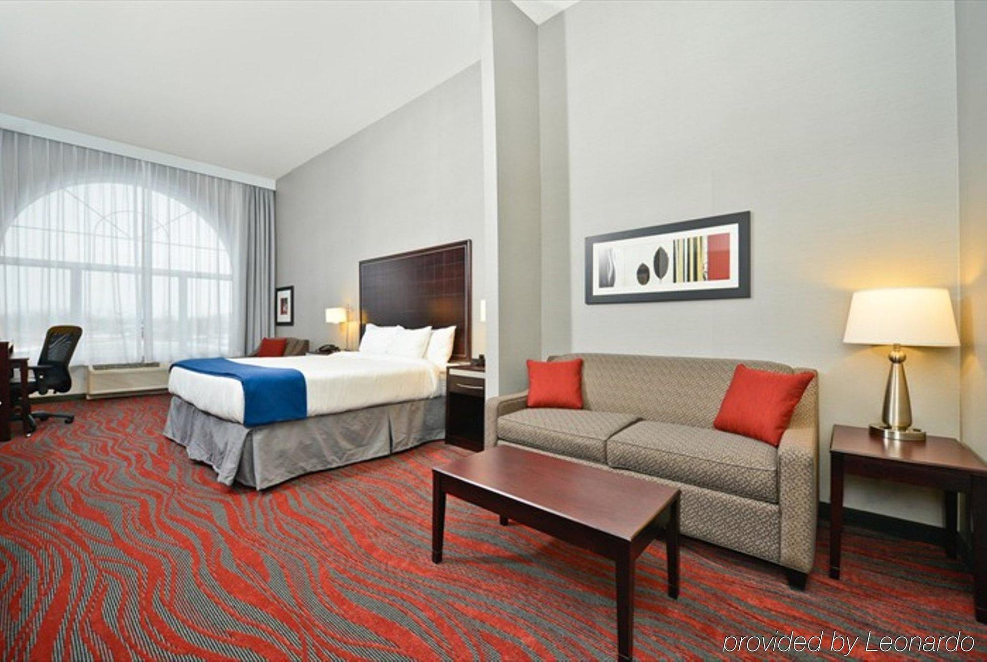 Holiday Inn Express Hotel & Suites Detroit-Utica By Ihg Εξωτερικό φωτογραφία