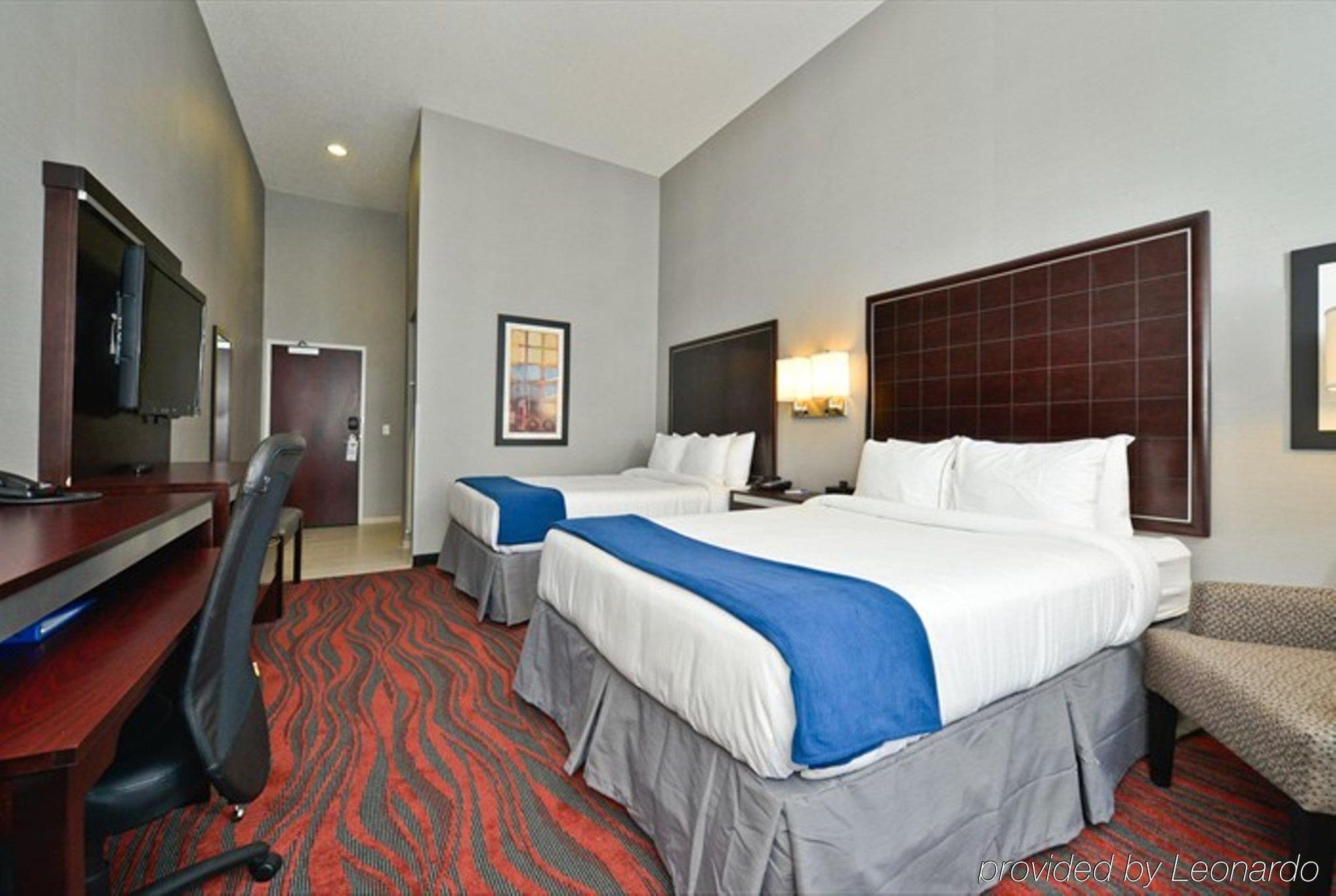 Holiday Inn Express Hotel & Suites Detroit-Utica By Ihg Εξωτερικό φωτογραφία