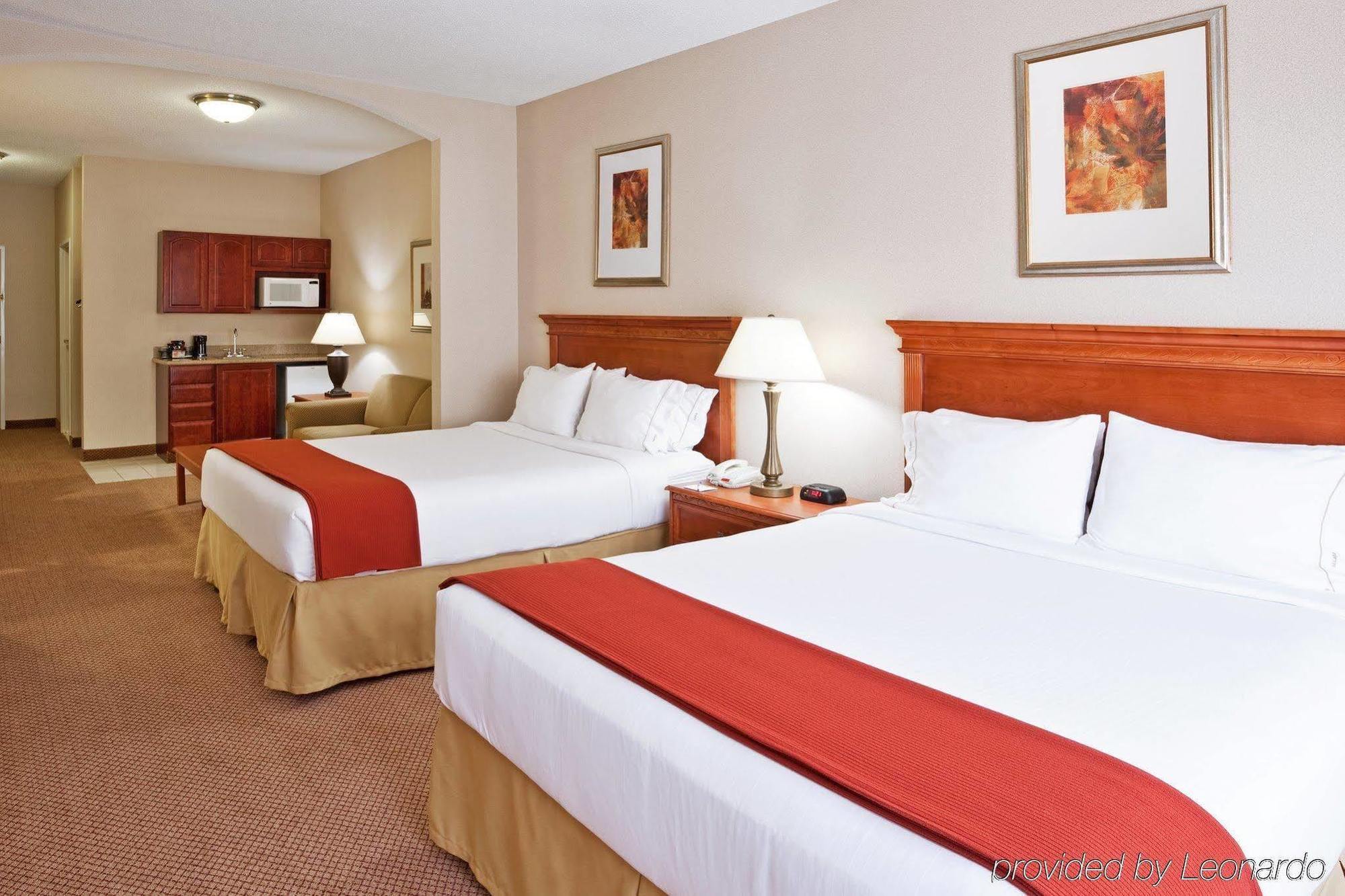 Holiday Inn Express Hotel & Suites Detroit-Utica By Ihg Δωμάτιο φωτογραφία