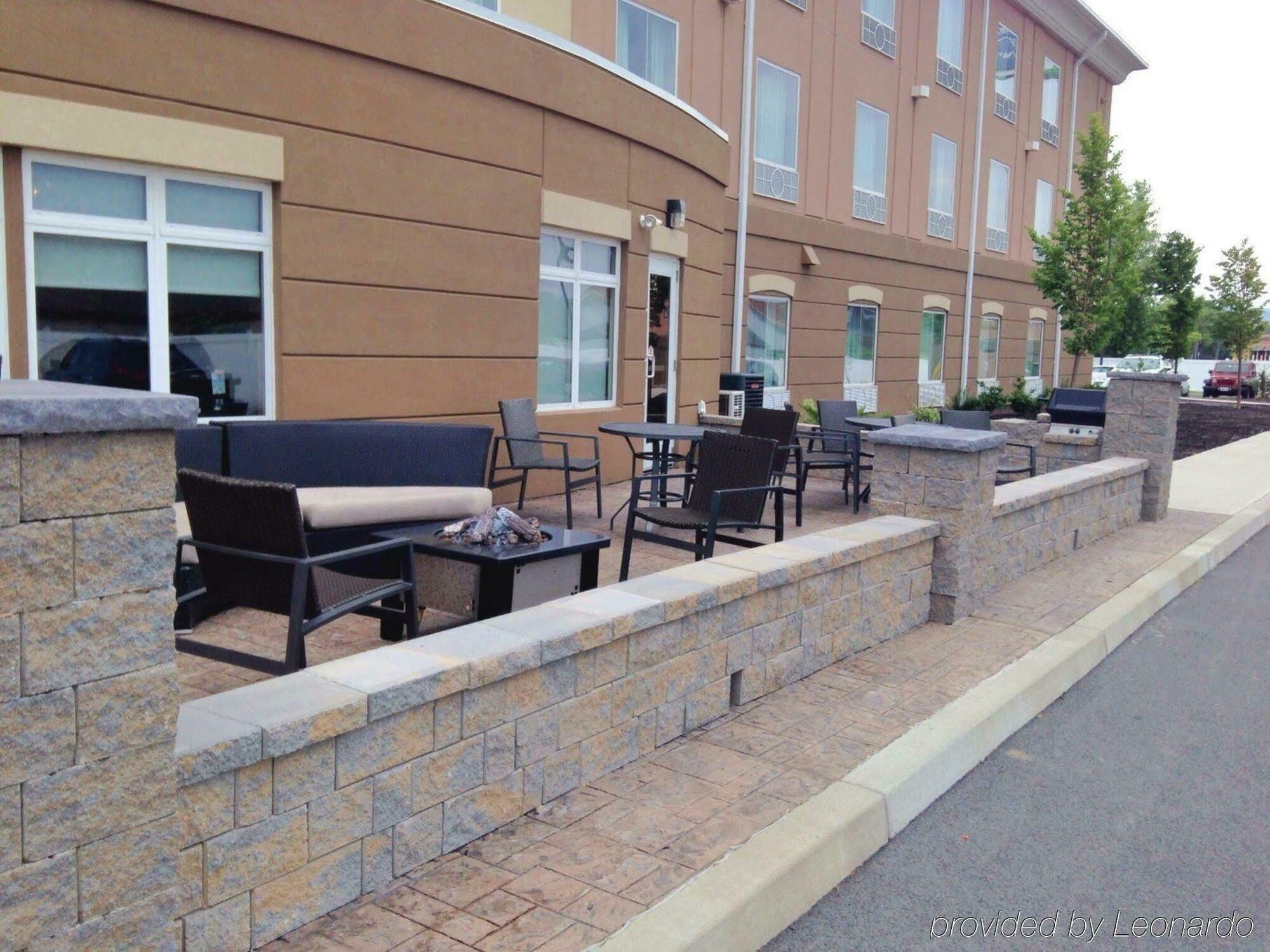 Holiday Inn Express Hotel & Suites Detroit-Utica By Ihg Εξωτερικό φωτογραφία